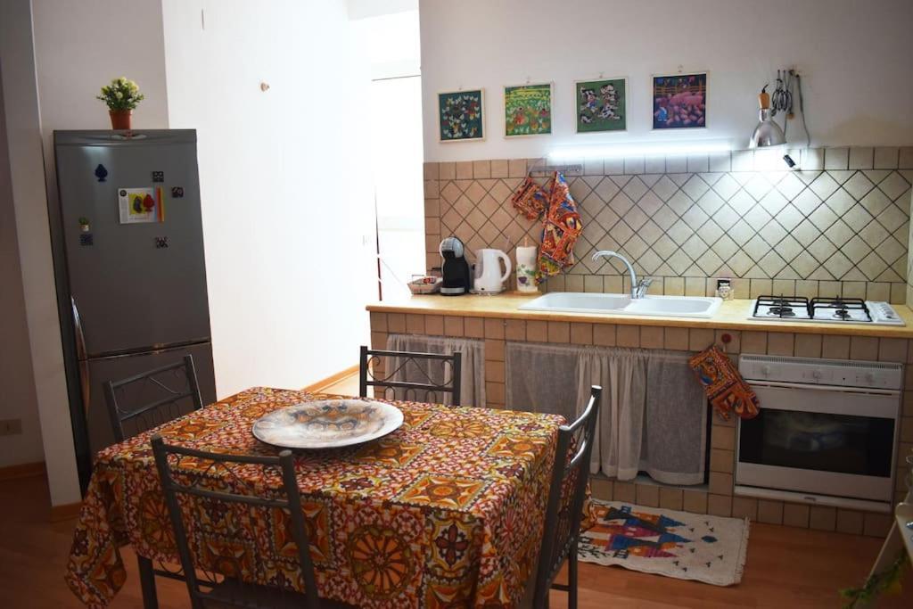 Appartamento Nel Centro Storico Di Palermo - Via Meli'S House Extérieur photo